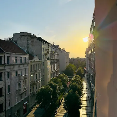 Obilic L アパート